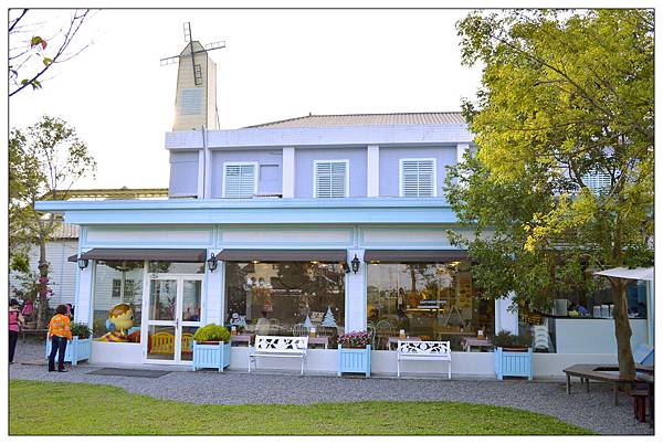 宜蘭員山景點‧餐廳))養蜂人家‧蜂采館_蜜香烤蛋糕_蜂巢鮮奶霜淇淋 宜蘭員山景點‧餐廳))養蜂人家‧蜂采館_蜜香烤蛋糕_蜂巢鮮奶霜淇淋
