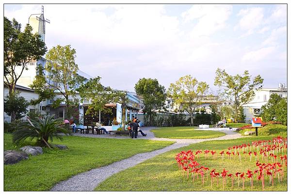 宜蘭員山景點‧餐廳))養蜂人家‧蜂采館_蜜香烤蛋糕_蜂巢鮮奶霜淇淋 宜蘭員山景點‧餐廳))養蜂人家‧蜂采館_蜜香烤蛋糕_蜂巢鮮奶霜淇淋