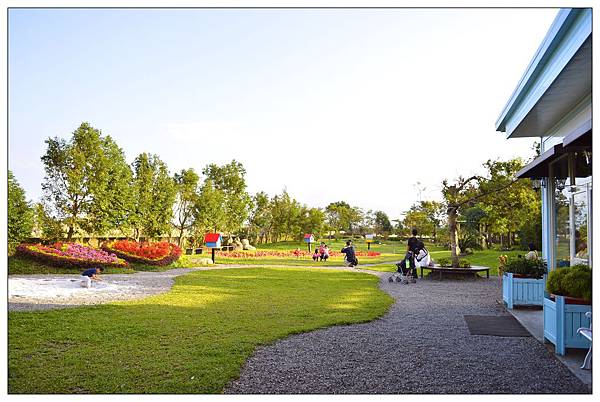 宜蘭員山景點‧餐廳))養蜂人家‧蜂采館_蜜香烤蛋糕_蜂巢鮮奶霜淇淋 宜蘭員山景點‧餐廳))養蜂人家‧蜂采館_蜜香烤蛋糕_蜂巢鮮奶霜淇淋