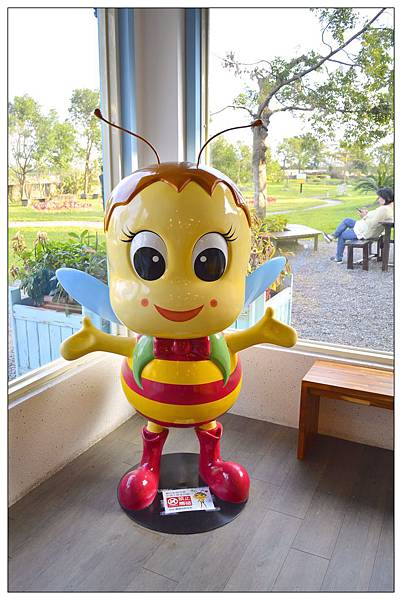 宜蘭員山景點‧餐廳))養蜂人家‧蜂采館_蜜香烤蛋糕_蜂巢鮮奶霜淇淋 宜蘭員山景點‧餐廳))養蜂人家‧蜂采館_蜜香烤蛋糕_蜂巢鮮奶霜淇淋