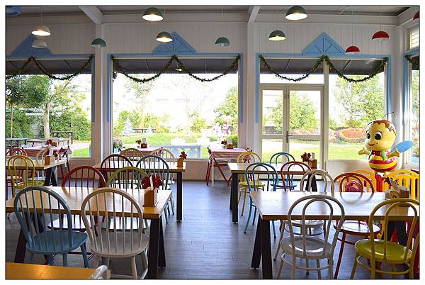 宜蘭員山景點‧餐廳))養蜂人家‧蜂采館_蜜香烤蛋糕_蜂巢鮮奶霜淇淋 宜蘭員山景點‧餐廳))養蜂人家‧蜂采館_蜜香烤蛋糕_蜂巢鮮奶霜淇淋