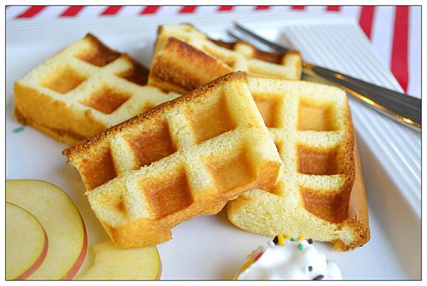 宜蘭員山景點‧餐廳))養蜂人家‧蜂采館_蜜香烤蛋糕_蜂巢鮮奶霜淇淋 宜蘭員山景點‧餐廳))養蜂人家‧蜂采館_蜜香烤蛋糕_蜂巢鮮奶霜淇淋