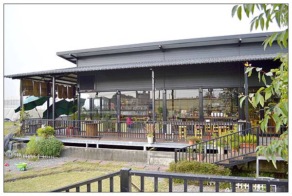 嘉義民雄鄉咖啡店))魚罐頭咖啡館_甜點、咖啡、古早味肉粽