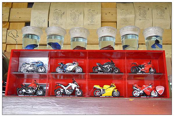 嘉義民雄鄉咖啡店))魚罐頭咖啡館_甜點、咖啡、古早味肉粽