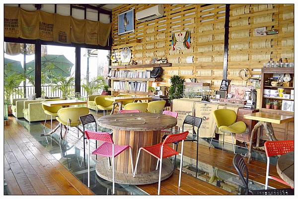 嘉義民雄鄉咖啡店))魚罐頭咖啡館_甜點、咖啡、古早味肉粽