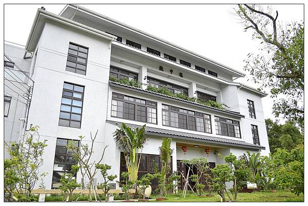 新竹香山區餐廳))古今車用中景觀餐廳_素食_古董老爺車展覽 新竹香山區餐廳))古今車用中景觀餐廳_素食_古董老爺車展覽