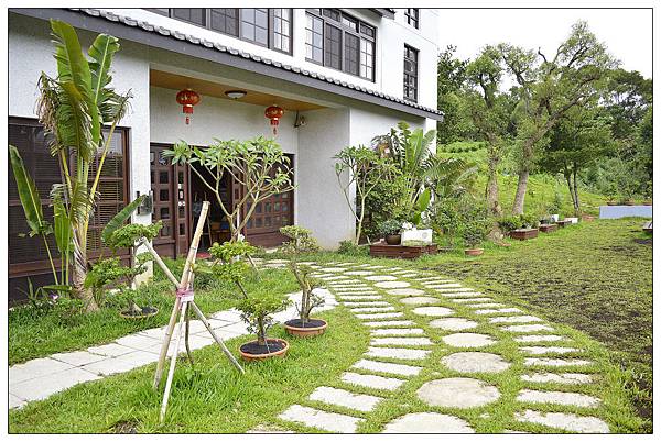 新竹香山區餐廳))古今車用中景觀餐廳_素食_古董老爺車展覽 新竹香山區餐廳))古今車用中景觀餐廳_素食_古董老爺車展覽