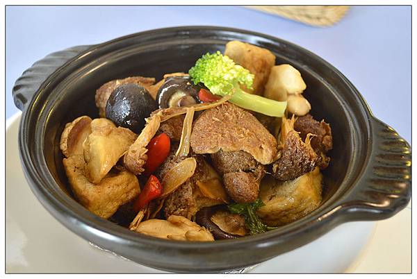 新竹香山區餐廳))古今車用中景觀餐廳_素食_古董老爺車展覽 新竹香山區餐廳))古今車用中景觀餐廳_素食_古董老爺車展覽