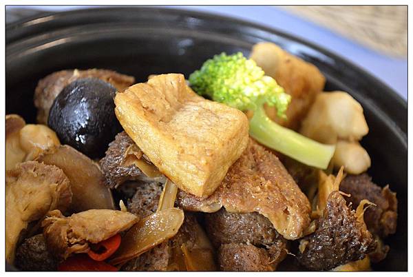 新竹香山區餐廳))古今車用中景觀餐廳_素食_古董老爺車展覽 新竹香山區餐廳))古今車用中景觀餐廳_素食_古董老爺車展覽