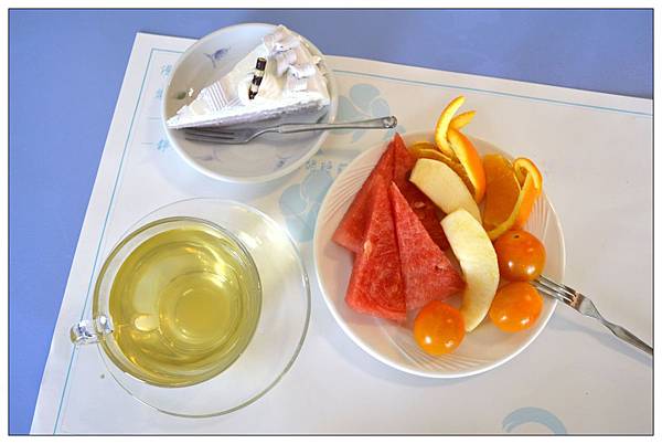 新竹香山區餐廳))古今車用中景觀餐廳_素食_古董老爺車展覽 新竹香山區餐廳))古今車用中景觀餐廳_素食_古董老爺車展覽