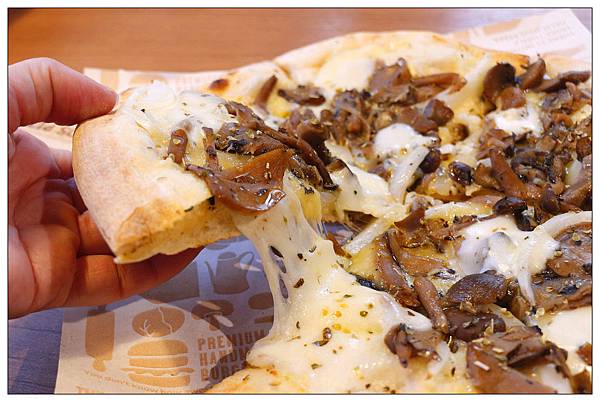 新竹竹北比薩店))Tino's Pizza Cafe 堤諾比薩-竹北文田店 新竹竹北比薩店))Tino's Pizza Cafe 堤諾比薩-竹北文田店