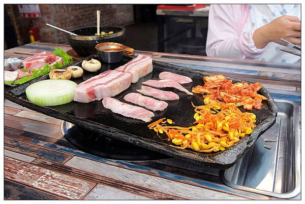 台中韓式料理))咚咚家韓式豬肉專賣 2號店-돈돈가 /韓式豬肉燒烤專賣店 /朝馬轉運站旁 台中韓式料理))咚咚家韓式豬肉專賣 2號店-돈돈가 /韓式豬肉燒烤專賣店 /朝馬轉運站旁