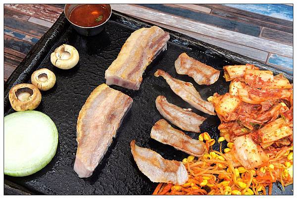 台中韓式料理))咚咚家韓式豬肉專賣 2號店-돈돈가 /韓式豬肉燒烤專賣店 /朝馬轉運站旁 台中韓式料理))咚咚家韓式豬肉專賣 2號店-돈돈가 /韓式豬肉燒烤專賣店 /朝馬轉運站旁