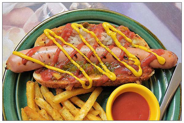 台中市西區美式餐廳))Hot Shock 哈燒庫美式休閒餐廳 /夏季來杯啤酒消暑又暢快 /團體聚餐歡樂好選擇 台中市西區美式餐廳))Hot Shock 哈燒庫美式休閒餐廳 /夏季來杯啤酒消暑又暢快 /團體聚餐歡樂好選擇