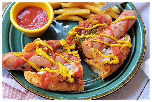 台中市西區美式餐廳))Hot Shock 哈燒庫美式休閒餐廳 /夏季來杯啤酒消暑又暢快 /團體聚餐歡樂好選擇 台中市西區美式餐廳))Hot Shock 哈燒庫美式休閒餐廳 /夏季來杯啤酒消暑又暢快 /團體聚餐歡樂好選擇