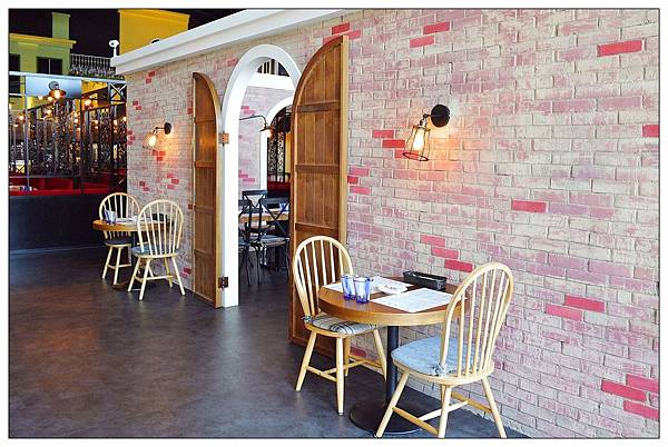 2052862230.jpg 2052862230.jpg