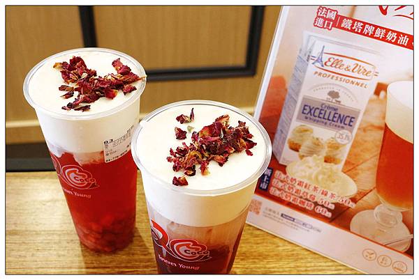 CoCo法式奶霜系列飲品 ♡使用『法國鐵塔牌鮮奶油』調製而成的奶霜,帶來綿密細緻香濃口感♡ CoCo法式奶霜系列飲品 ♡使用『法國鐵塔牌鮮奶油』調製而成的奶霜,帶來綿密細緻香濃口感♡