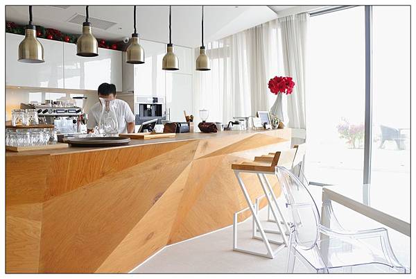 [宜蘭頭城下午茶] PLAY & 木房子caf'e /王仁甫與季芹的PLAY Hotel民宿內 /頭城外澳