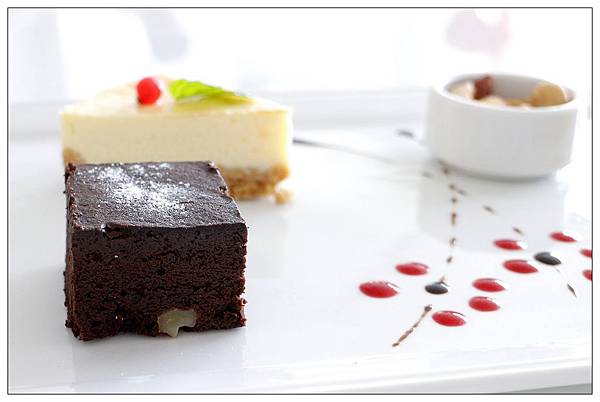 [宜蘭頭城下午茶] PLAY & 木房子caf'e /王仁甫與季芹的PLAY Hotel民宿內 /頭城外澳