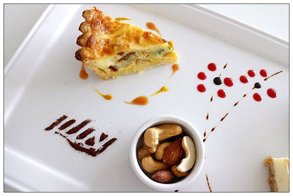 [宜蘭頭城下午茶] PLAY & 木房子caf'e /王仁甫與季芹的PLAY Hotel民宿內 /頭城外澳