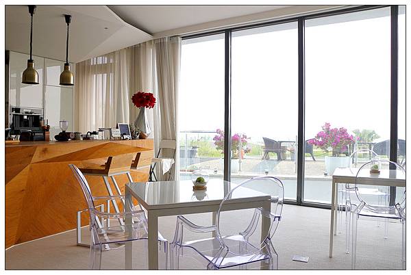 [宜蘭頭城下午茶] PLAY & 木房子caf'e /王仁甫與季芹的PLAY Hotel民宿內 /頭城外澳