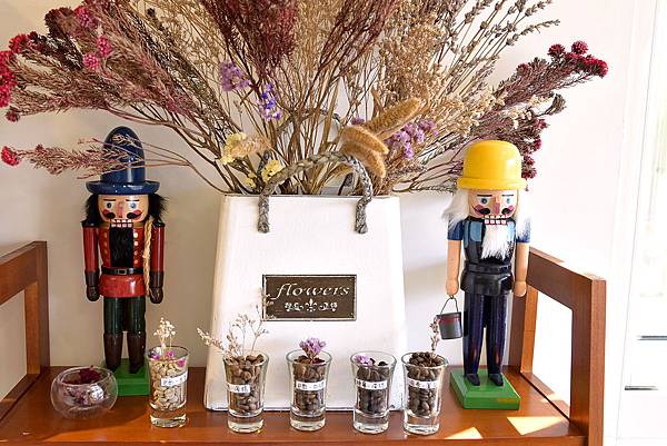 南投草屯鎮咖啡店))鄉夏咖啡 /台14乙路旁 南投草屯鎮咖啡店))鄉夏咖啡 /台14乙路旁