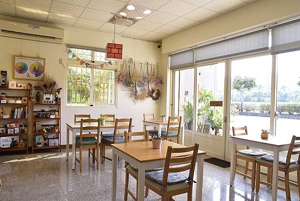 南投草屯鎮咖啡店))鄉夏咖啡 /台14乙路旁 南投草屯鎮咖啡店))鄉夏咖啡 /台14乙路旁