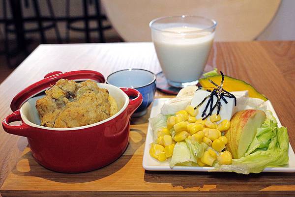 [台中豐原早午餐] 暖暖 /早午餐、甜點 /乾燥花牆