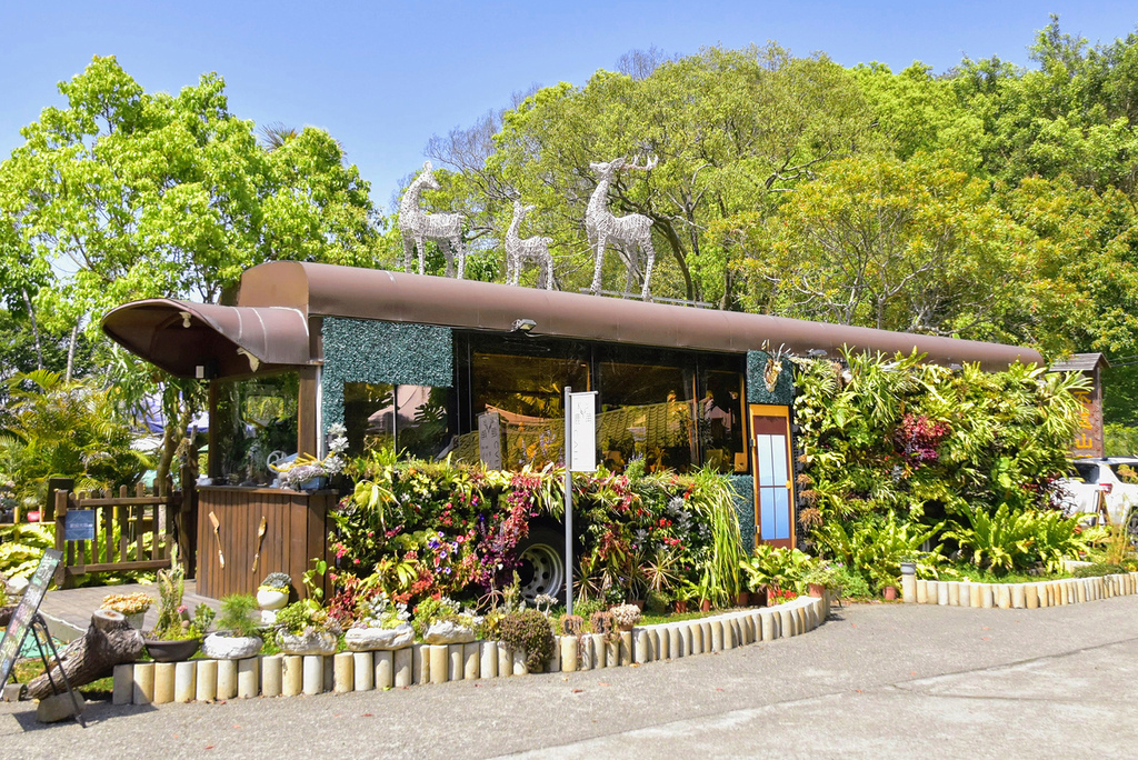 鹿角cafe 苗栗三義 植栽公車咖啡廳 早午餐 多肉植物 兒童遊憩區 寵物友善咖啡廳 小玉兒 趴趴走 痞客邦 鹿角cafe 苗栗三義 植栽公車咖啡廳 早午餐 多肉植物 兒童遊憩區 寵物友善咖啡廳 小玉兒 趴趴走 痞客邦