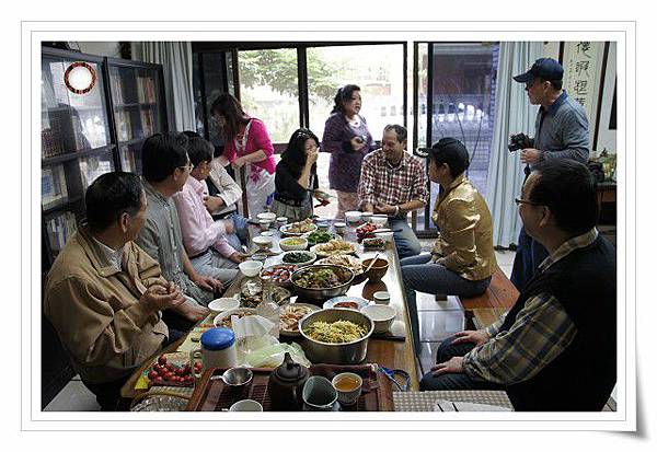 到無塵居訪詩人作家老查居士20120815