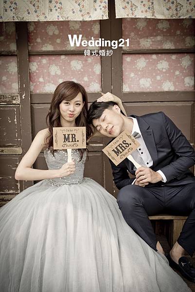 Wedding21韓式婚紗店新娘秘書余小魚自助婚紗韓國婚紗白紗法式蕾絲手工婚紗雙胞胎依依佩佩婚紗工作室桃園 台北中壢北部攝影師婚攝晚禮服小禮服伴娘服馬甲拍婚紗照外拍攝影棚攝師粉絲團