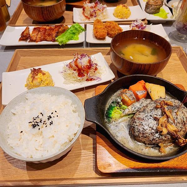 松山區美食｜米與多蜜．米とデミグラス🍚🥢日式炭火漢堡排：日本