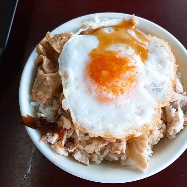 嘉義小旅行｜車頭火雞肉飯～親民價格｜三隻小豬觀光農場．巨大粉