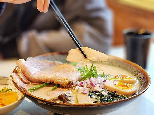 宜蘭美食｜頭城．屋台拉麵｜五星級主廚手藝．限量湯頭賣完為止｜