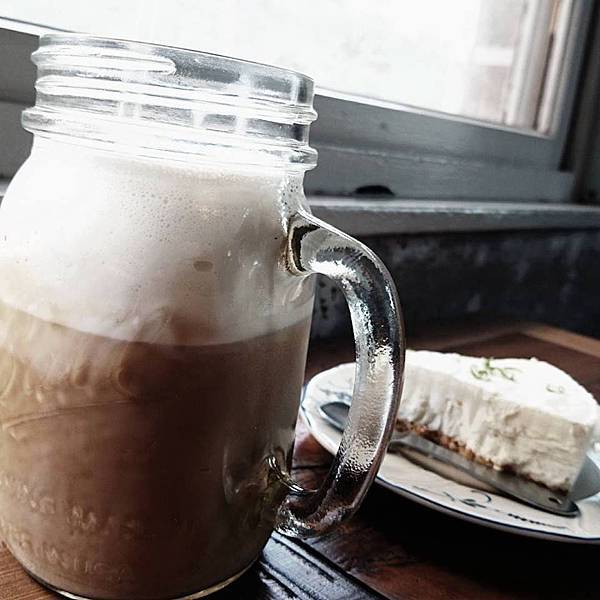 37600732_1966780233353656_2348411198883495936_n