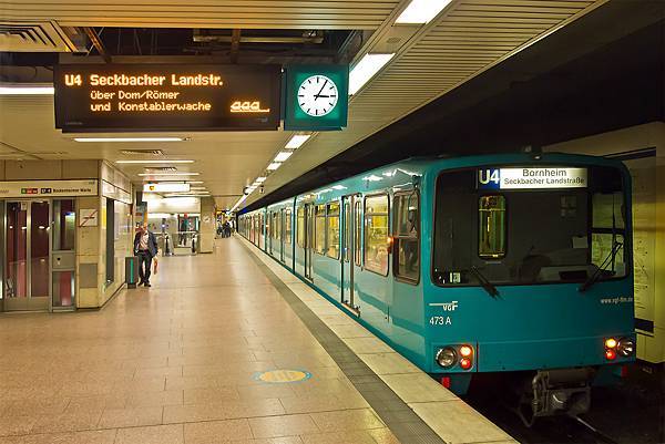 u-bahn(frankfurt).jpg