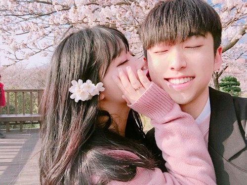 《 酒店上班打工 》酒店小姐自我提升專業技能 撒嬌