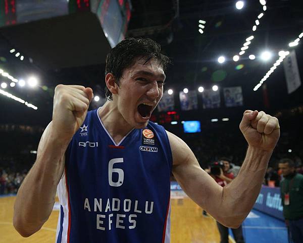 efes-real-4.jpg