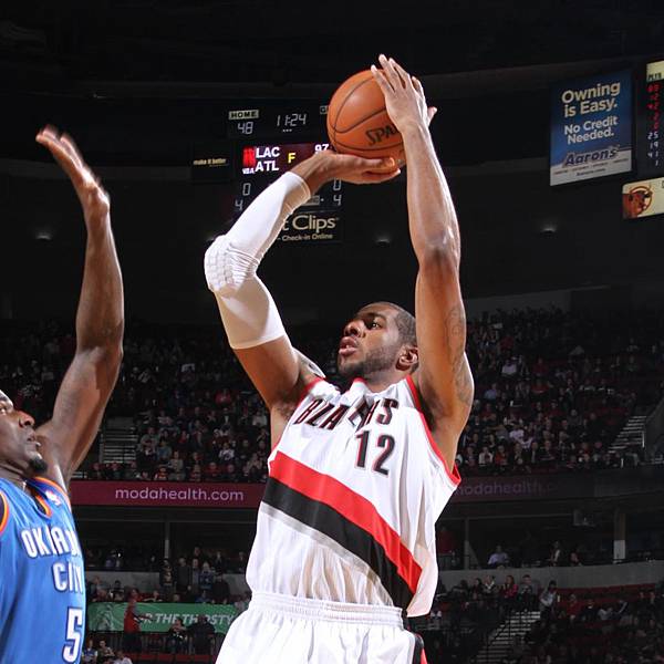 hi-res-453679551-lamarcus-aldridge-of-the-portland-trailblazers-puts-up_crop_exact.jpg