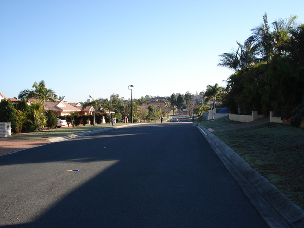 走路去BUS STOP