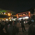古城廣場遇到當地舞蹈表演.JPG