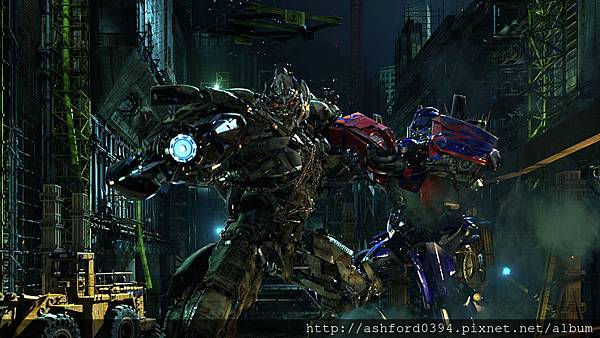 1371781009_02_Optimus Prime, Megatron Battle.jpg
