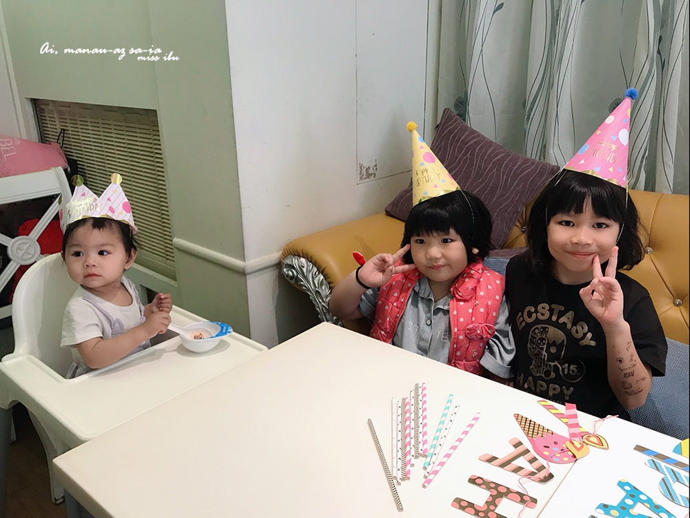 依芸1歲囉~夢幻的慶生派對分享//DIY佈置/卡瓦寶寶蛋糕