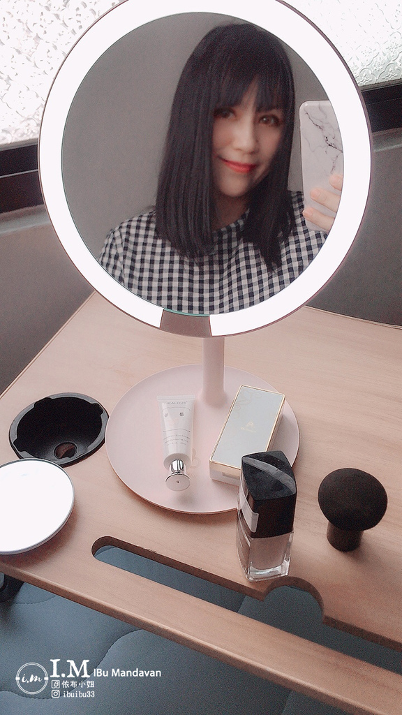 「LED美肌神鏡推薦」在家打造好萊塢等級的明星化妝間～王盈喬