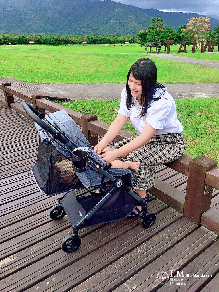 「推車推薦」德國Youbi雙向折疊嬰兒推車開箱實測