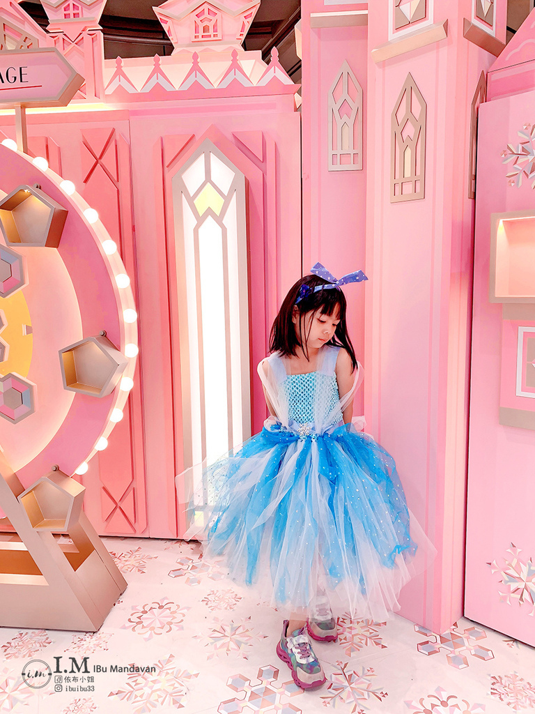 【親子景點】終於朝聖到艾莎、安娜公主囉SOGO忠孝館魔雪 【親子景點】終於朝聖到艾莎、安娜公主囉SOGO忠孝館魔雪