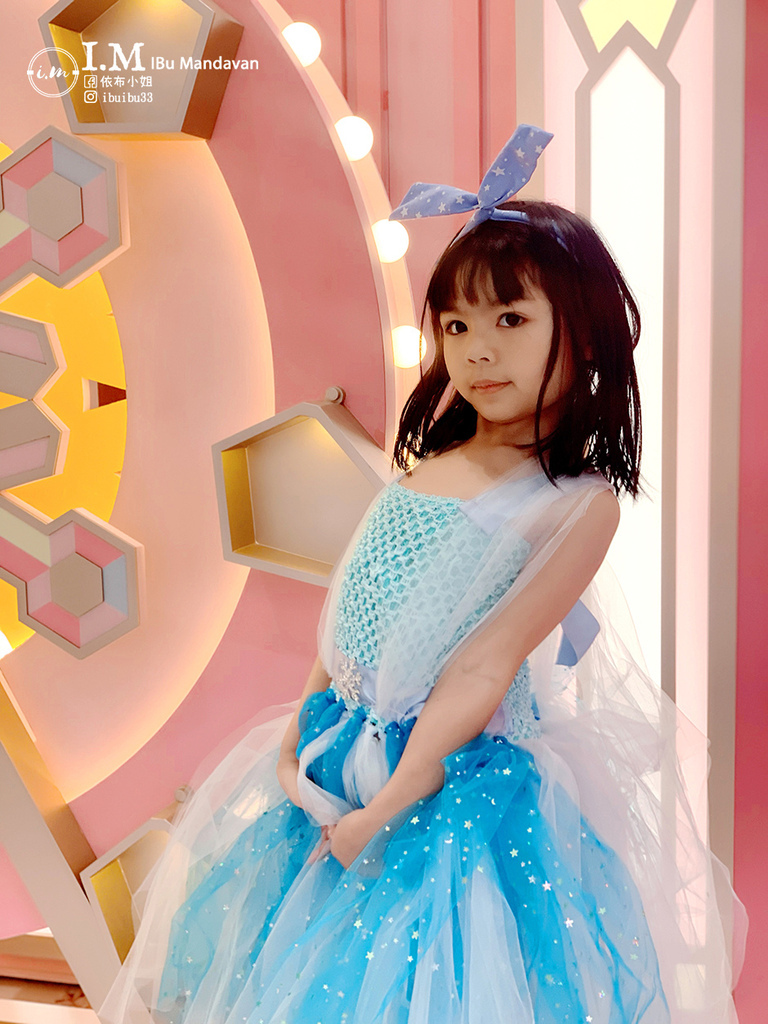 【親子景點】終於朝聖到艾莎、安娜公主囉SOGO忠孝館魔雪 【親子景點】終於朝聖到艾莎、安娜公主囉SOGO忠孝館魔雪