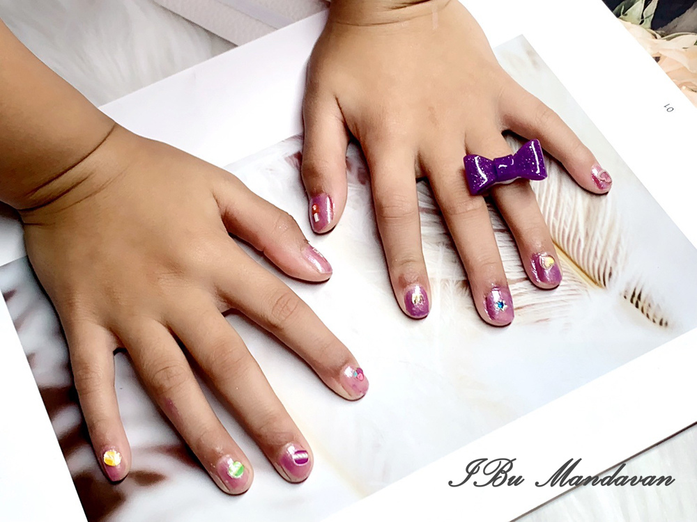 【兒童彩妝指甲油推薦】英國Miss NELLA妮娜小姐+韓國 【兒童彩妝指甲油推薦】英國Miss NELLA妮娜小姐+韓國