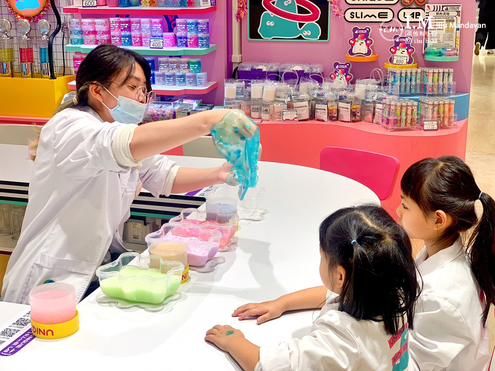 風靡全球的觸感遊戲!UNIQUE 史萊姆實驗室好玩又安全無 風靡全球的觸感遊戲!UNIQUE 史萊姆實驗室好玩又安全無