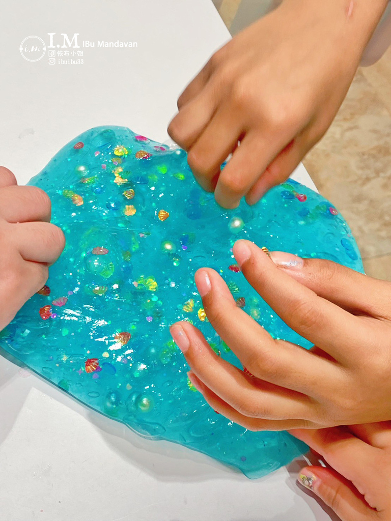 風靡全球的觸感遊戲!UNIQUE 史萊姆實驗室好玩又安全無 風靡全球的觸感遊戲!UNIQUE 史萊姆實驗室好玩又安全無